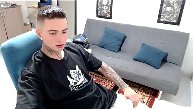 Snapshot of santii_ss chatting on 11.09.25 santii ss online show from 11.09.25