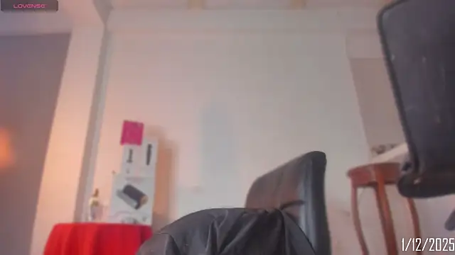 Chloe cooperr online show from 12.02.25