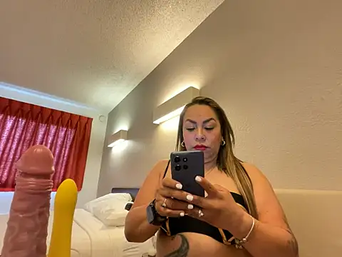 SamyHot2025 online show from 03.13.26