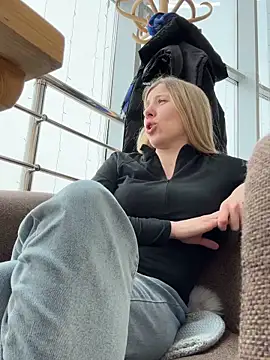 Snapshot of VintageBlue chatting on 03.04.26 VintageBlue online show from 03.04.26