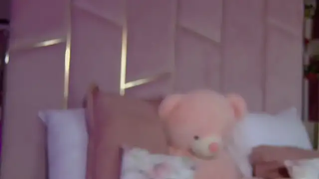 LucyLextonX online show from 04.27.26