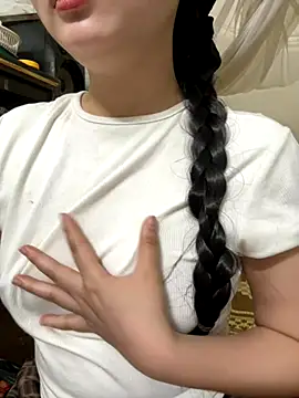 Snapshot of LinYi_Office chatting on 10.27.25 LinYi Office online show from 10.27.25