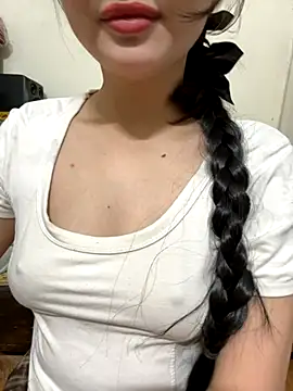 Snapshot of LinYi_Office chatting on 11.01.25 LinYi Office online show from 11.01.25