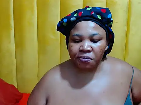 Snapshot of GiantDeal69 chatting on 09.26.25 GiantDeal69 online show from 09.26.25