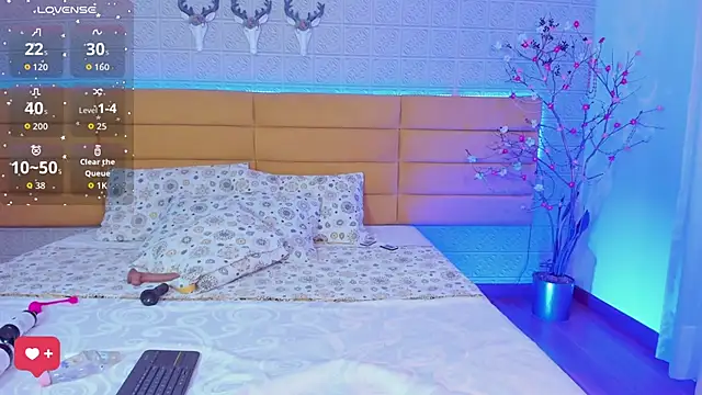 Snapshot of KamileBlake chatting on 10.23.25 KamileBlake online show from 10.23.25