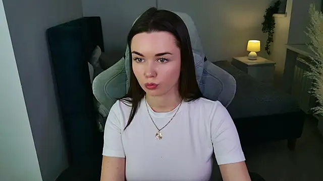 Snapshot of AvaFlower chatting on 09.23.25 AvaFlower online show from 09.23.25