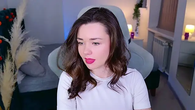 Snapshot of AvaFlower chatting on 10.18.25 AvaFlower online show from 10.18.25