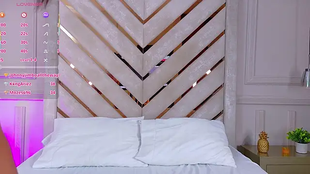 Agatha-Adams online show from 11.19.25