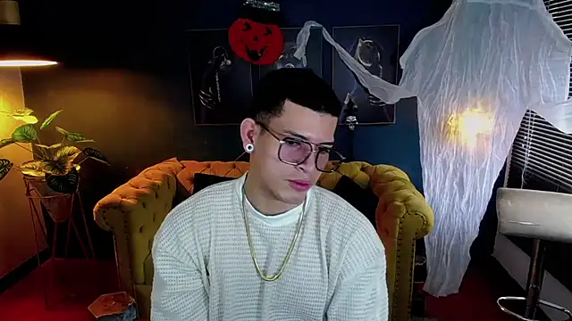 ethan rodgers online show from 10.30.25