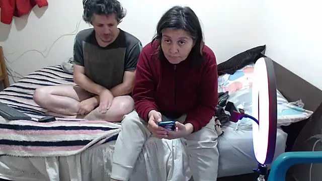 Snapshot of jade_noah_ chatting on 10.10.25 jade noah online show from 10.10.25