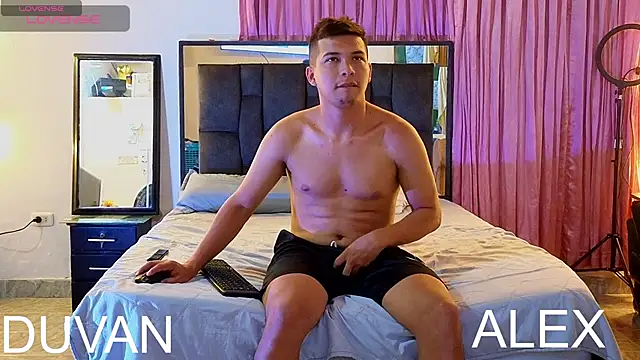 Snapshot of hot_latin_boys chatting on 10.08.25 hot latin boys online show from 10.08.25