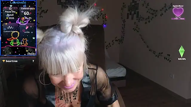 Snapshot of Laura_Gol chatting on 10.03.25 Laura Gol online show from 10.03.25