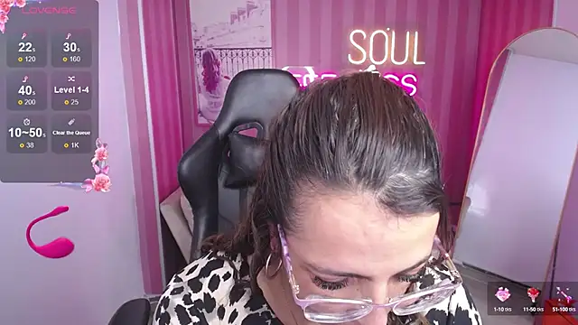 Snapshot of _Evoni_b chatting on 09.12.25 Evoni b online show from 09.12.25