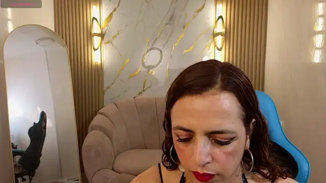 Snapshot of _Evoni_b chatting on 09.30.25 Evoni b online show from 09.30.25