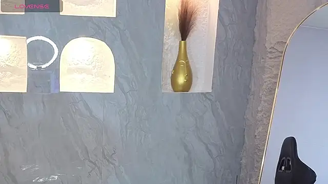 Snapshot of _Evoni_b chatting on 10.24.25 Evoni b online show from 10.24.25