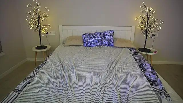 Snapshot of IvyLaurent chatting on 10.10.25 IvyLaurent online show from 10.10.25