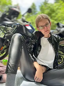 Bikergirl 97 online show from 06.10.26