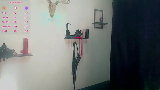 Snapshot of DakariaHills_ chatting on 06.15.26 DakariaHills online show from 06.15.26