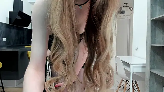 Kitty Player online show from 04.17.26