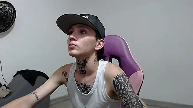StraightBoy Nick online show from 05.22.26