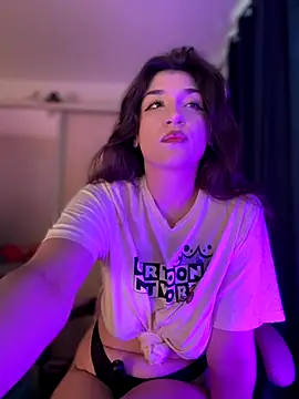 Snapshot of ScarletBloom_ chatting on 09.29.25 ScarletBloom online show from 09.29.25