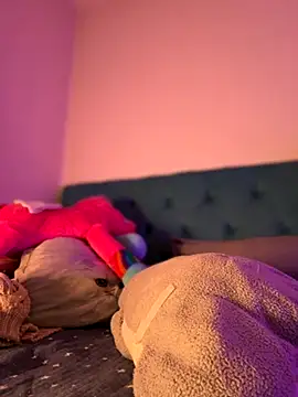 Snapshot of ScarletBloom_ chatting on 11.14.25 ScarletBloom online show from 11.14.25