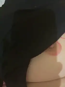 Snapshot of nikarabik chatting on 10.20.25 nikarabik online show from 10.20.25