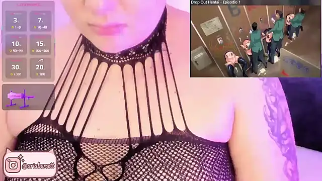 Snapshot of AriaBursett chatting on 09.29.25 AriaBursett online show from 09.29.25