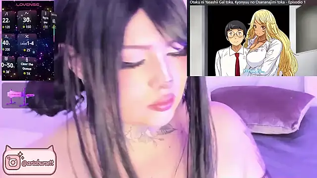 Snapshot of AriaBursett chatting on 10.14.25 AriaBursett online show from 10.14.25