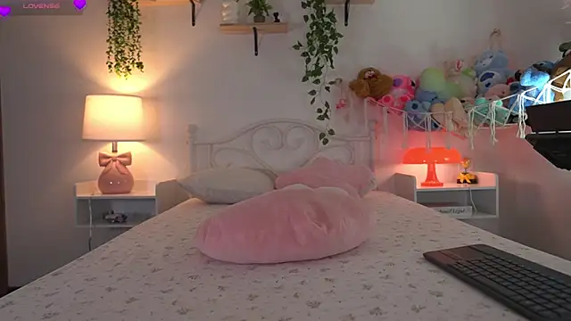 violeth     online show from 04.21.26