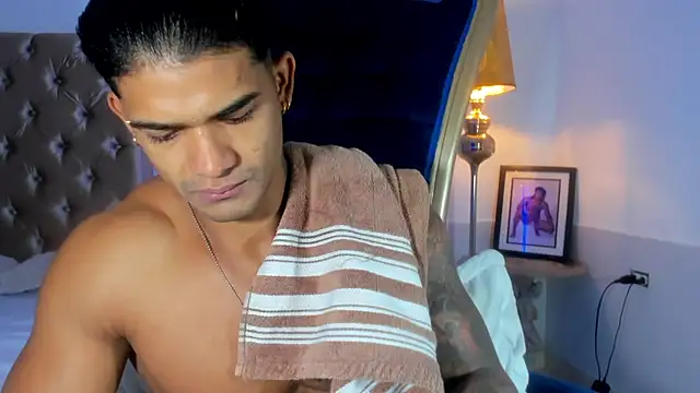 antonio  444 online show from 10.02.25