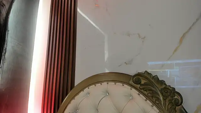 Snapshot of CoralieBronson chatting on 10.21.25 CoralieBronson online show from 10.21.25