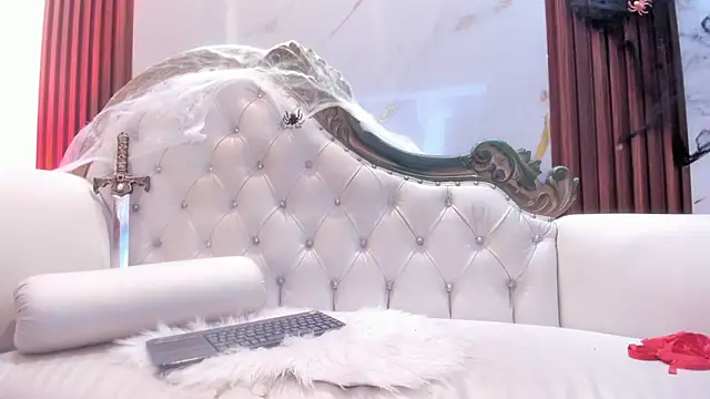 Snapshot of CoralieBronson chatting on 10.22.25 CoralieBronson online show from 10.22.25