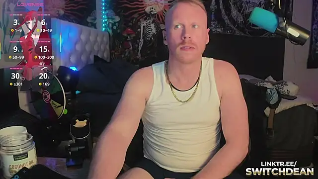 Snapshot of twunkdean chatting on 10.02.25 twunkdean online show from 10.02.25