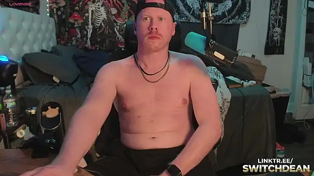 Snapshot of twunkdean chatting on 11.01.25 twunkdean online show from 11.01.25