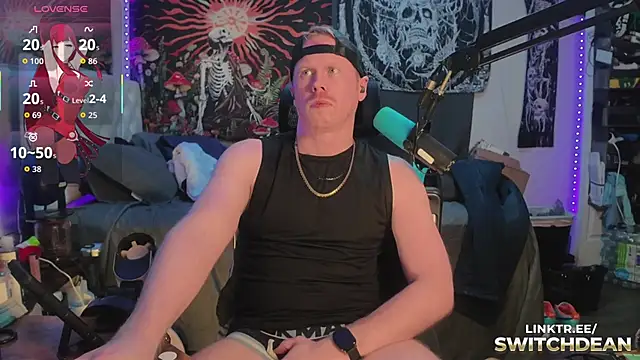 Snapshot of twunkdean chatting on 11.04.25 twunkdean online show from 11.04.25