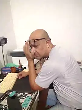 Snapshot of jorge406 chatting on 10.19.25 jorge406 online show from 10.19.25