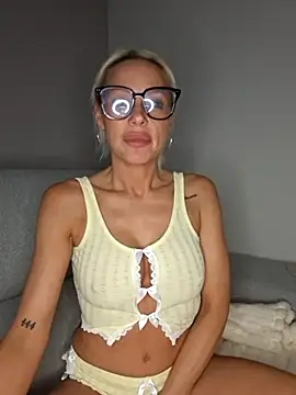 Snapshot of Bellarose_xx chatting on 07.03.26 Bellarose xx online show from 07.03.26