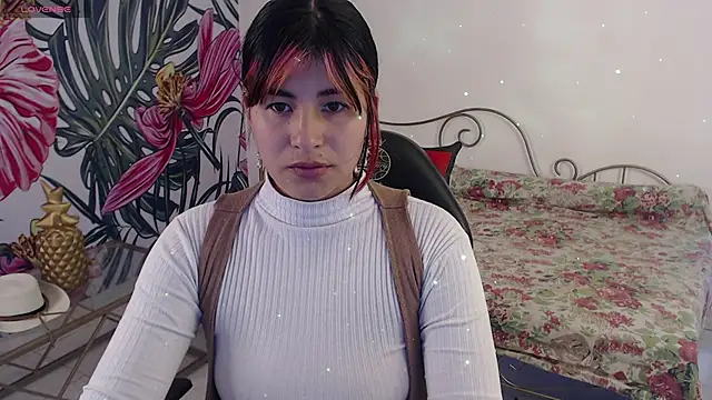 Nina harper  online show from 10.28.25