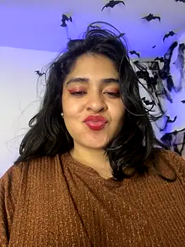 Snapshot of EmilyNoir1 chatting on 10.31.25 EmilyNoir1 online show from 10.31.25