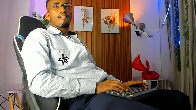 Darwin mayo online show from 09.26.25