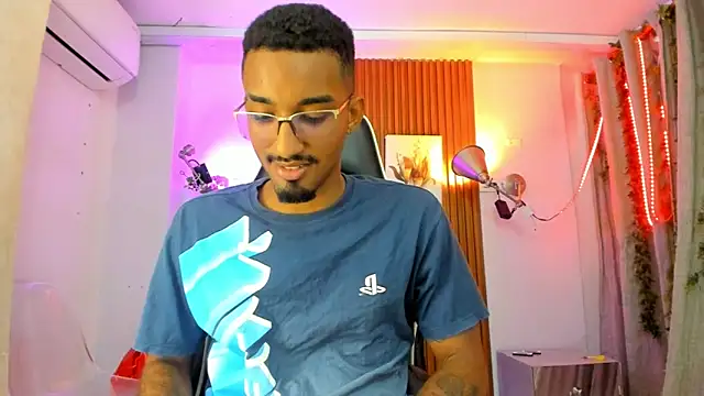 Darwin mayo online show from 10.03.25