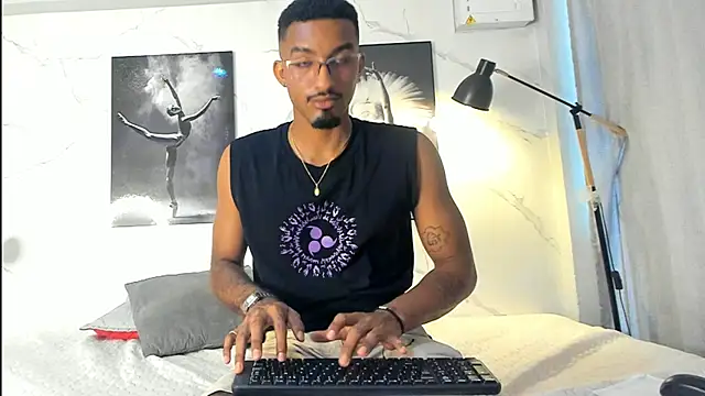 Darwin mayo online show from 11.03.25