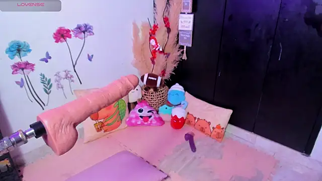 Snapshot of Majosworld_ chatting on 10.26.25 Majosworld online show from 10.26.25