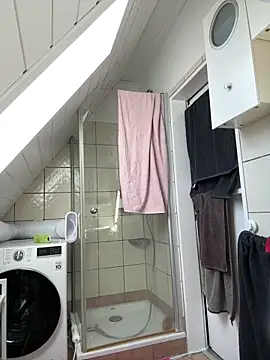 SweetTeenGirl online show from 09.23.25