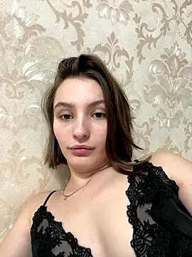 Snapshot of ZariaFlame chatting on 11.05.25 ZariaFlame online show from 11.05.25