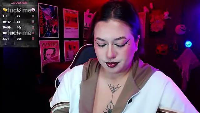 Snapshot of Ravendark_ chatting on 09.30.25 Ravendark online show from 09.30.25