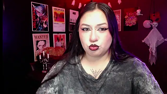 Snapshot of Ravendark_ chatting on 10.07.25 Ravendark online show from 10.07.25