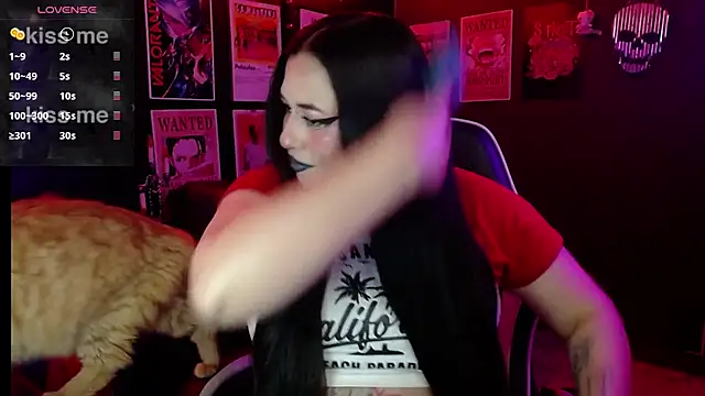 Snapshot of Ravendark_ chatting on 11.27.25 Ravendark online show from 11.27.25