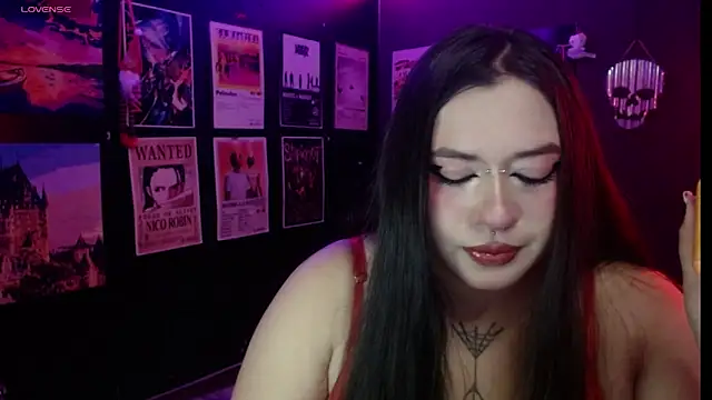 Snapshot of Ravendark_ chatting on 05.19.26 Ravendark online show from 05.19.26